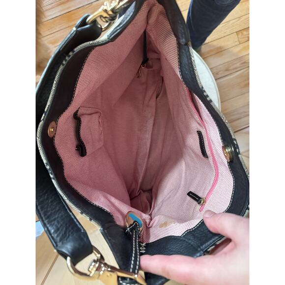 Dooney & Bourke | Signature Large Shoulder Tote Bag in Black - Picture 11 of 13